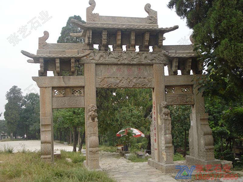 景區(qū)石牌坊大門 