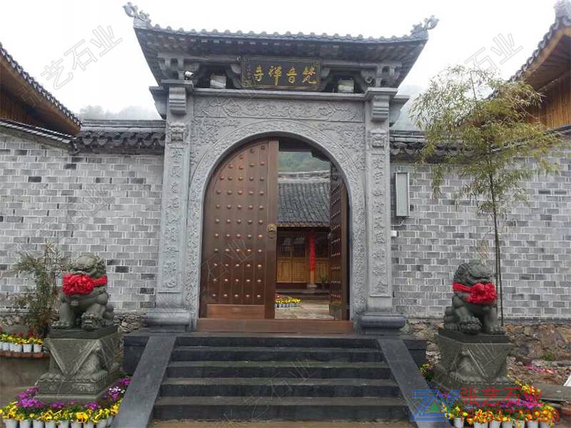 寺廟山門(mén)石牌坊