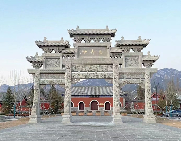 景區(qū)石雕牌坊